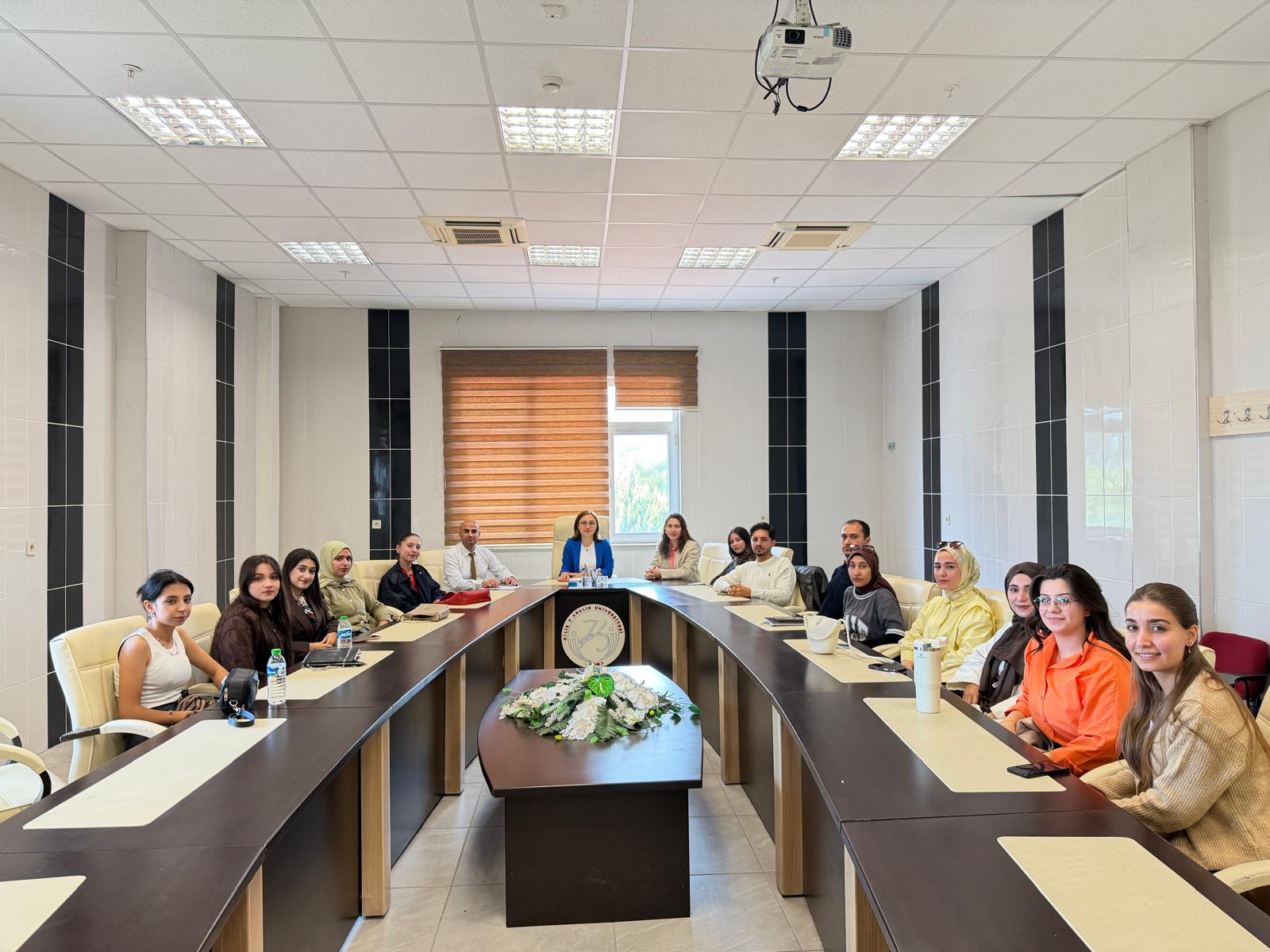 SAĞLIK HİZMETLERİ MESLEK YÜKSEKOKULUMUZDA ÖĞRENCİ TEMSİLCİLERİYLE KALİTE VE DEĞERLENDİRME TOPLANTISI GERÇEKLEŞTİRİLDİ